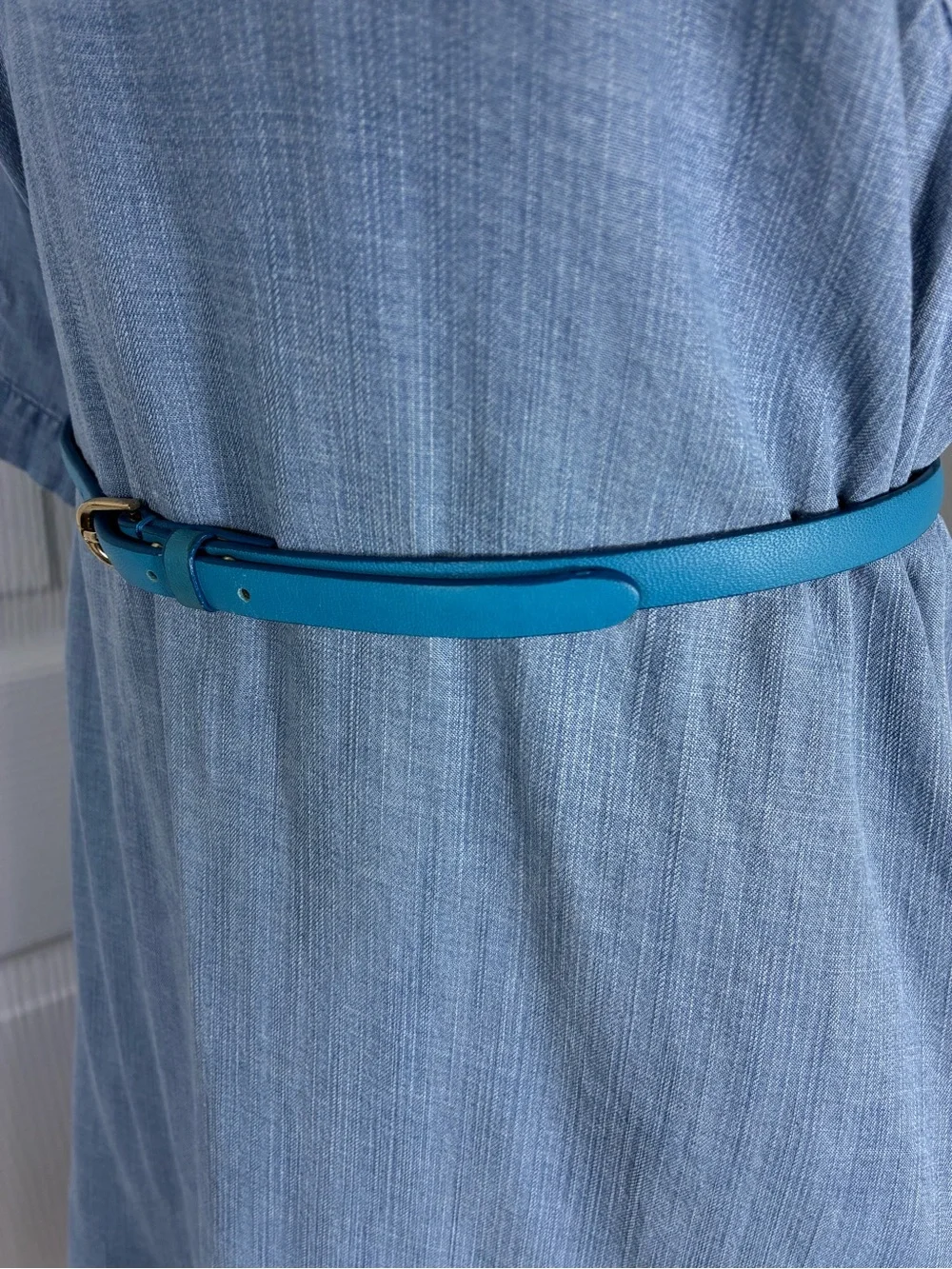 Ann Taylor Women's Belt Sz S genuine leather Teal with Gold Buckle